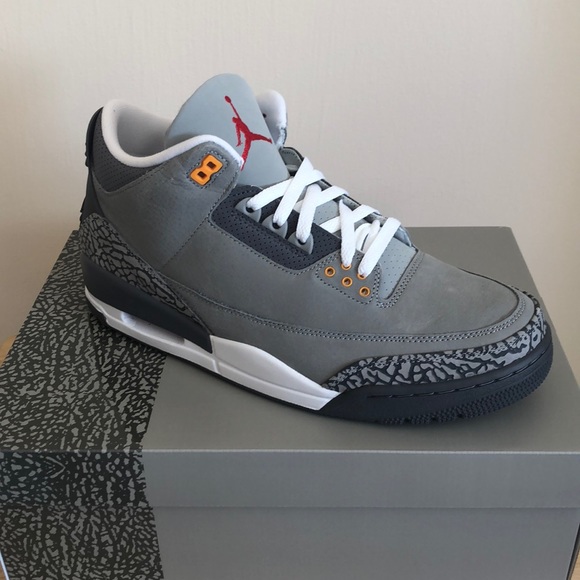 ‼️SOLD‼️NIKE AIR JORDAN 3 RETRO SNEAKERS - Picture 2 of 6